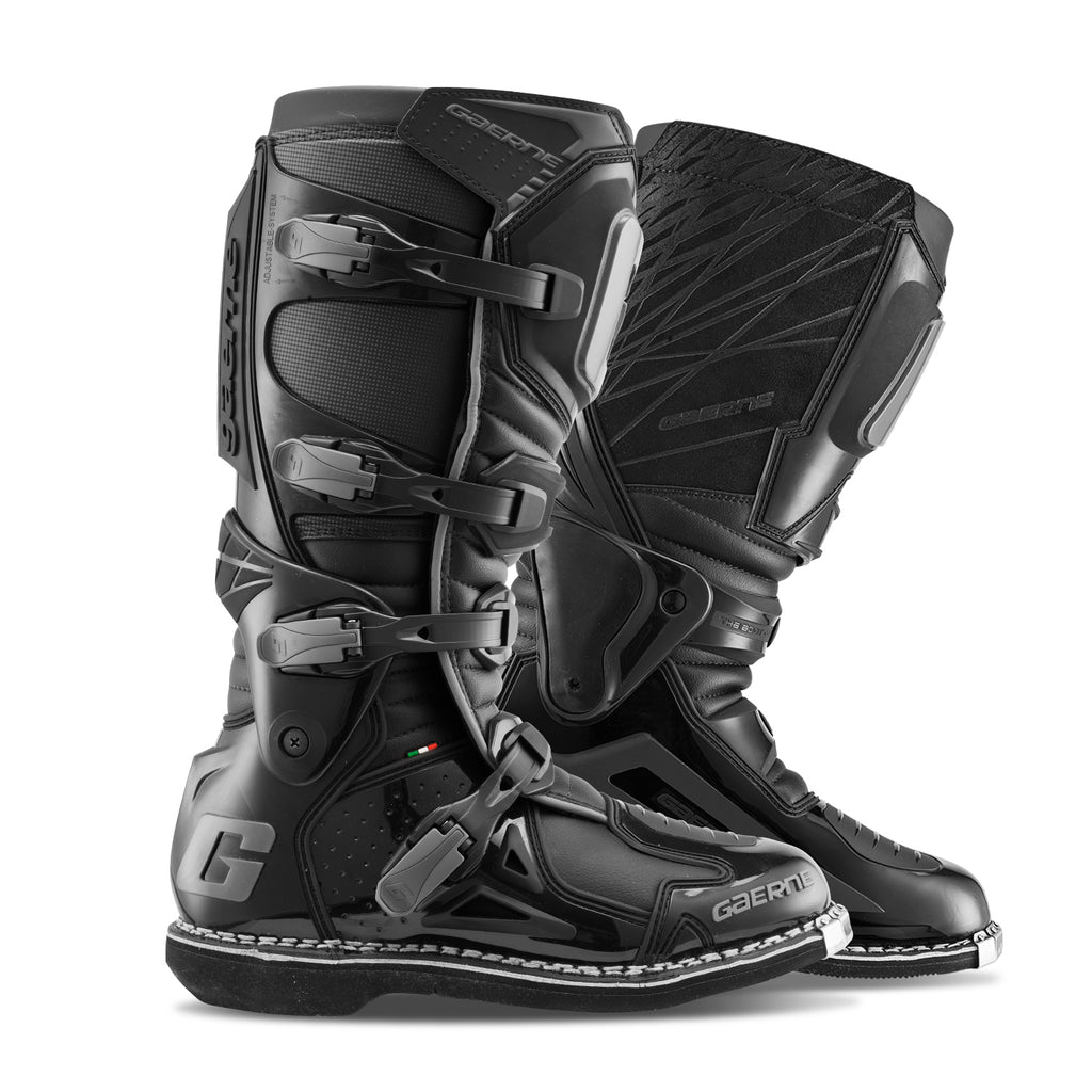 Gaerne Fastback Endurance motorcycle boots in midnight color, size 10, with sturdy leather and protective features.