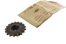 Charger l'image dans la galerie, Sprocket Countershaft 17 Tooth