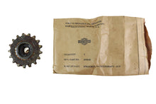 Charger l'image dans la galerie, Sprocket Countershaft 17 Tooth