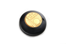 Charger l'image dans la galerie, Jockey Shifter Knob with Medallion Design