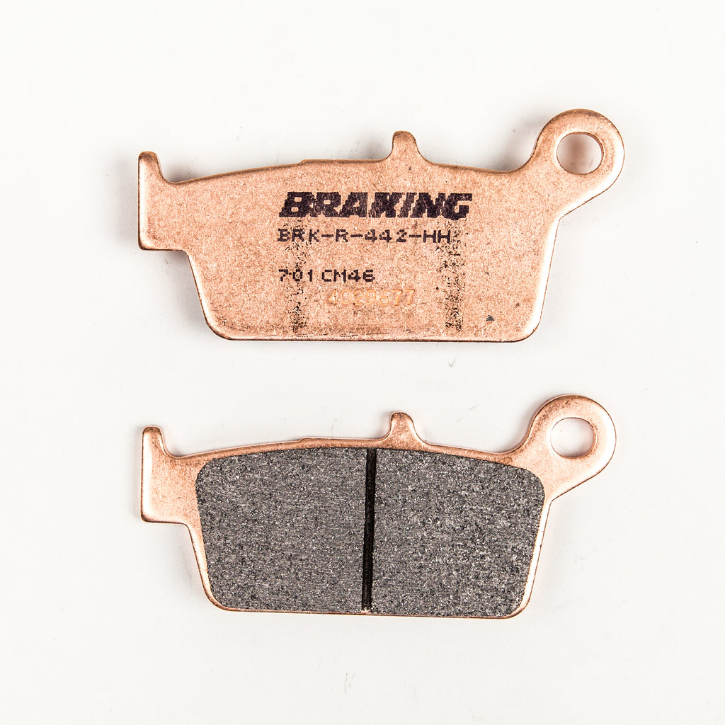 High-performance Braking Brake Pad Set Sintered for vehicles, branded Braking, shown in a close-up image.