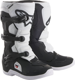 Alpine Star Tech 3s motorcycle boots in black and white, size 02, with protective design and sturdy construction.