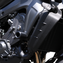 Load image into Gallery viewer, Shogun Industries black frame sliders for Yamaha motorcycle, body protection with no-cut design, model No. 71-14034.
