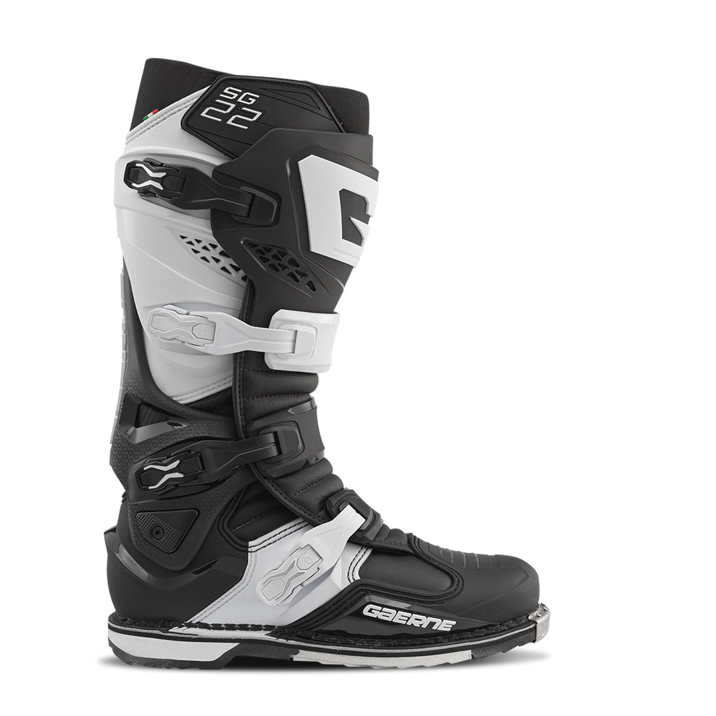 Sg22 Boots Black/White Sz 8