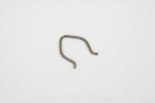 Charger l'image dans la galerie, Magneto Rotor Shaft End Spring Clip