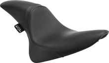 Charger l'image dans la galerie, DANNY GRAY Shorthop Plain XL FXST seat for Harley-Davidson Flstc and Flstc/F '00-'07 motorcycles, showing smooth black leather surface.