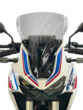 Load image into Gallery viewer, National Cycle Vstream mid light tint motorcycle windshield, providing aerodynamic protection and clear visibility.