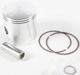 Wiseco M06825 piston kit for 650 Indy, RXL, SKS snowmobiles, showing piston components and packaging.