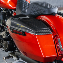 Charger l'image dans la galerie, Carbon Fiber Saddlebag Lids Flh/Flt 23 25 (Ex Flhr)