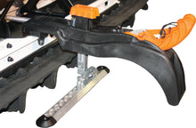 Charger l'image dans la galerie, Super Clamp Rear Clamp 52-6305 for straps and tie-downs, showing the sturdy metal construction and securing mechanism.
