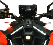 Load image into Gallery viewer, c371-681a56f87a966.png