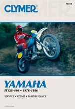 Charger l'image dans la galerie, Clymer repair manual for Yamaha IT 125-490 motorcycle, showing detailed illustrations and instructions for maintenance and repairs.
