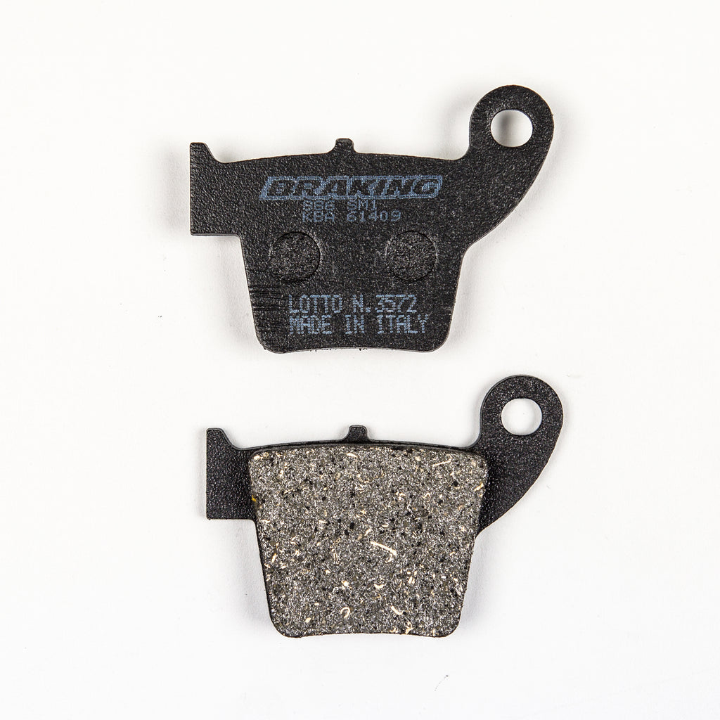 Braking semi-metallic brake pad set 31-886S by Braking, showing two brake pads with metal and friction material components.