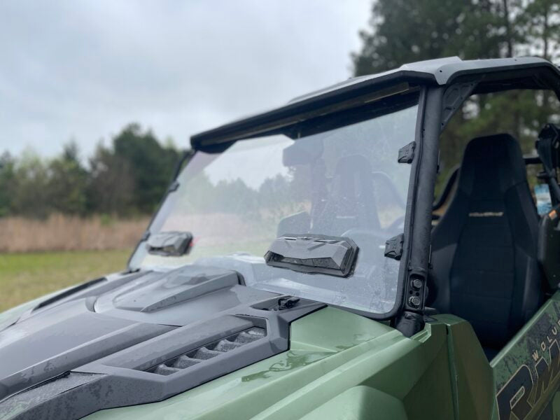 SEIZMIK Versa Vent Windshield for Yamaha RMAX 1000, durable clear windscreen with venting features for off-road vehicles.