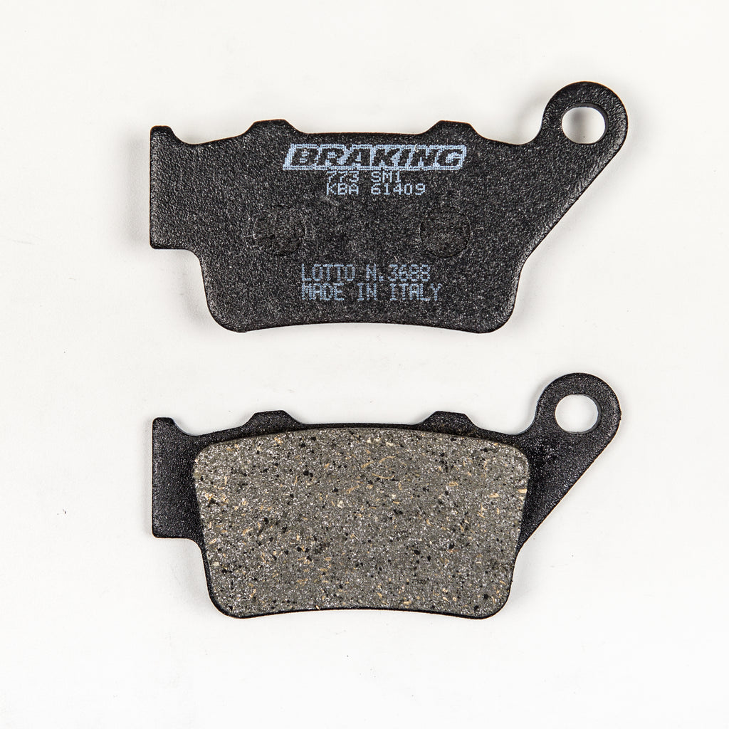 Semi-metallic braking brake pad set by Braking, model 31-773S, showing the detailed brake pads for vehicle braking systems.