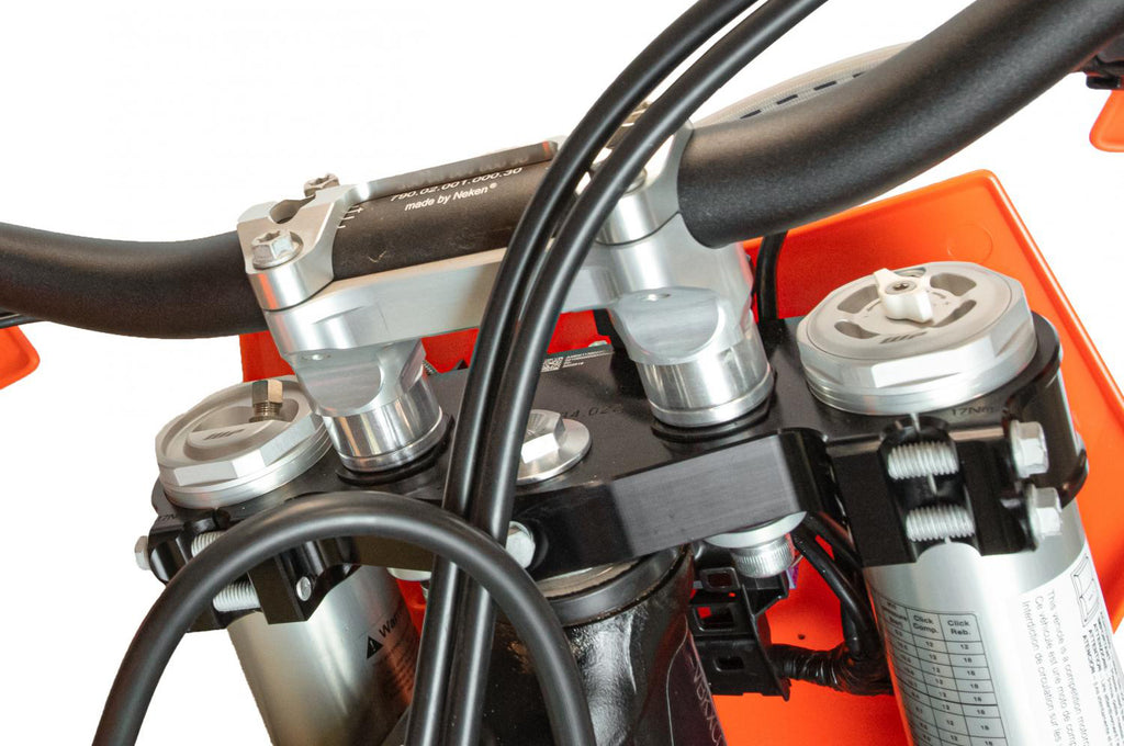 Enduro Engineering Trail Tool 366-221023, a versatile bike repair tool with multiple functions, shown on a white background.