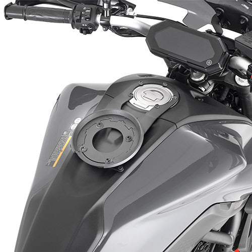GIVI Tanklock Mount for Yamaha motorcycles, sturdy bracket with secure attachment for tank accessories, shown on a motorcycle.