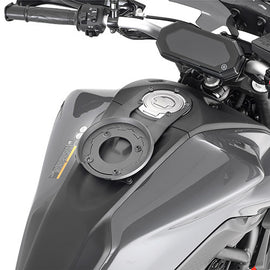 GIVI Tanklock Mount for Yamaha motorcycles, durable bracket for secure tank accessory attachment, black finish.