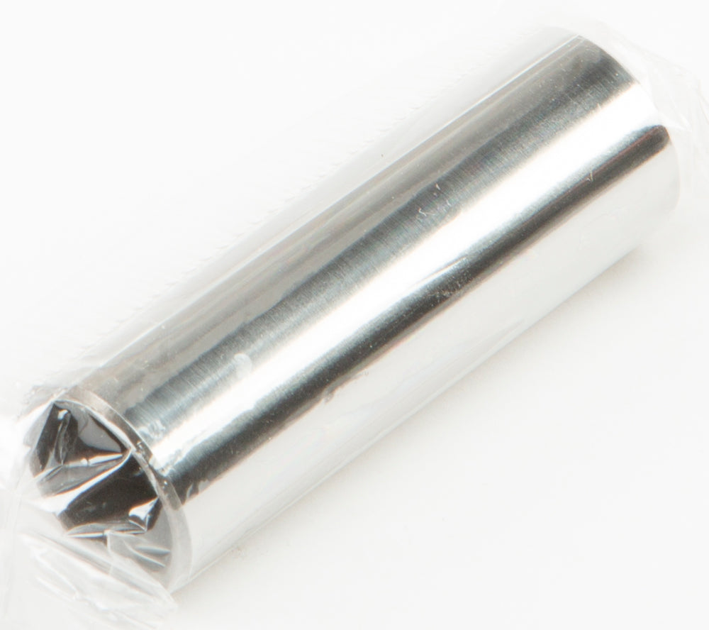 Wiseco piston pin Superfinish 18x53.5x13 for engine piston kits and components, showing a close-up of the polished metal pin.
